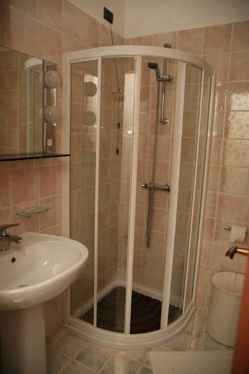 Albergo Benito Ponte nellʼAlpi Dış mekan fotoğraf